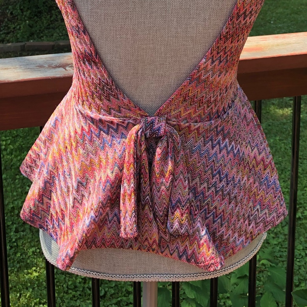 Knit peplum V-back peplum tank - Picture 7 of 8